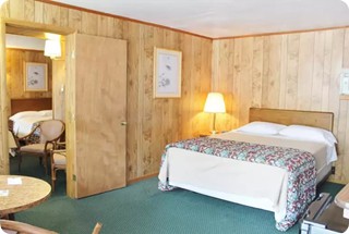 motels near lake george