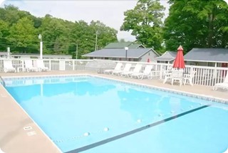 motels near lake george